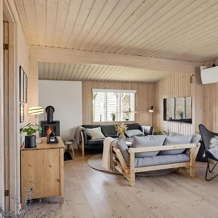 3 Bedroom Nice In *