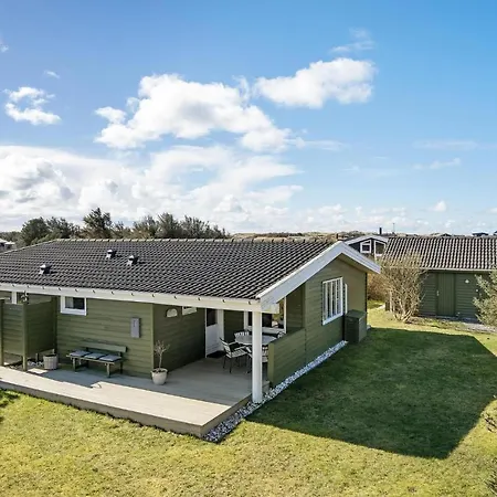 3 Bedroom Nice In Holiday home Lokken