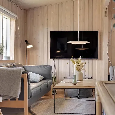 Holiday home 3 Bedroom Nice In *